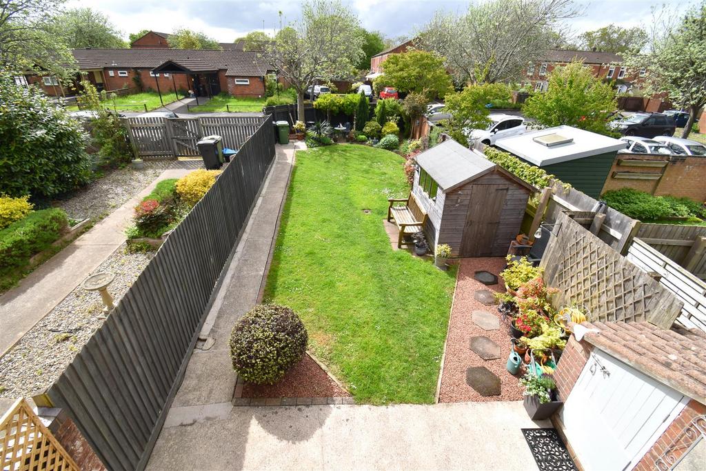 Clover Ground, WestburyonTrym 2 bed end of terrace house for sale £