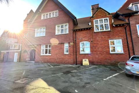 May Lodge Apartments, Scarborough