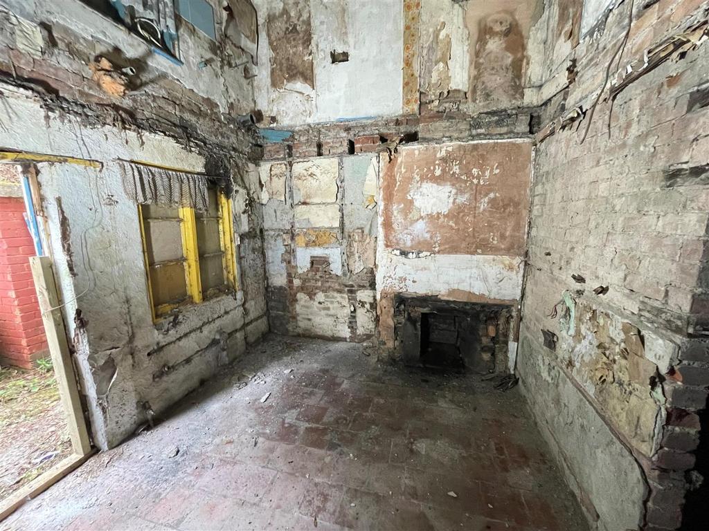Accommodation Comprises