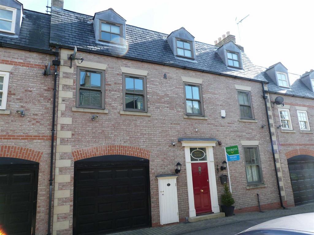 Buck Inn Yard, Pocklington 3 bed terraced house £900 pcm (£208 pw)