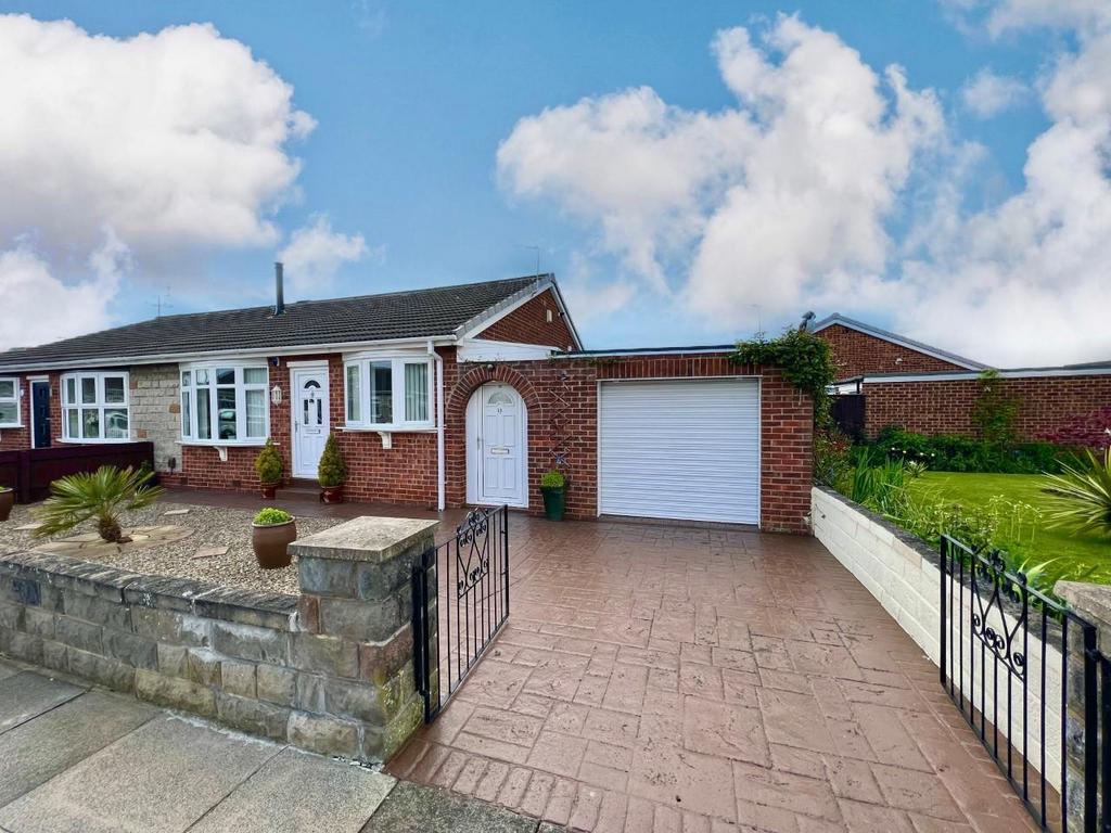 Newton Drive, Thornaby 2 bed semidetached bungalow for sale £175,000
