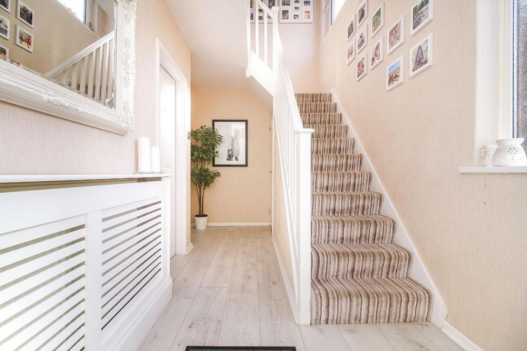 Gardens, Whitley Bay 3 bed semidetached house £295,000