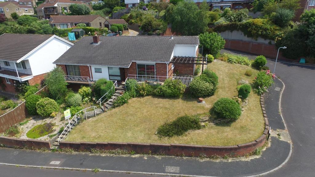 Rowley Road, Glastonbury 3 bed detached bungalow £425,000