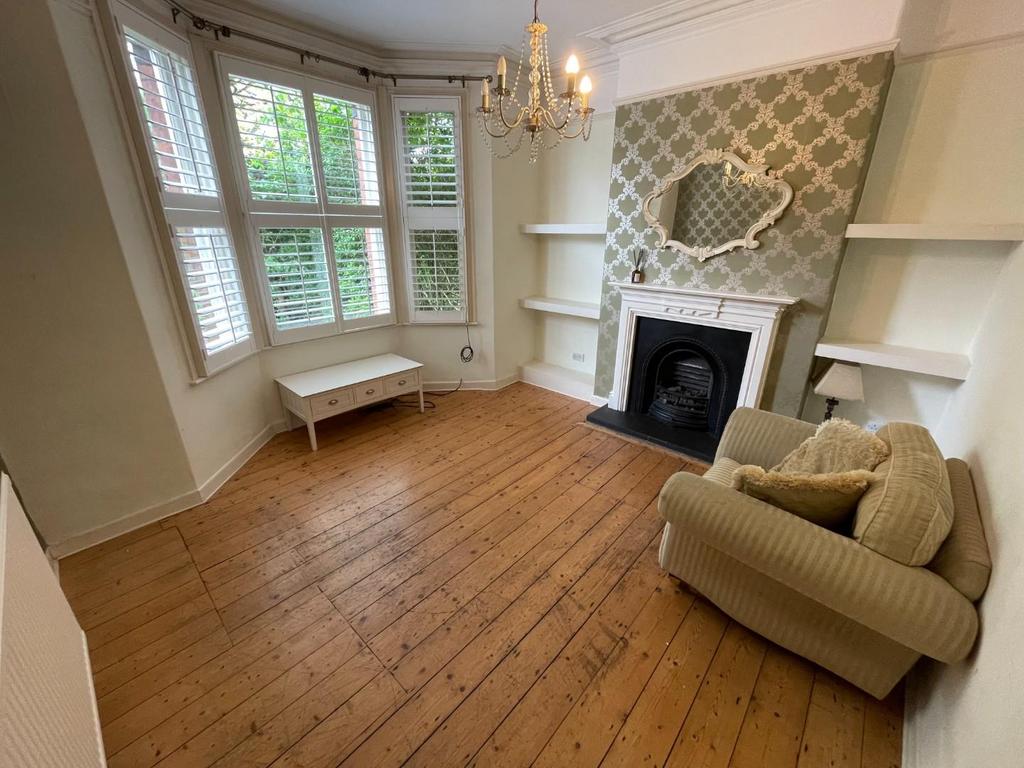 Albert Road East, Hale 3 bed terraced house to rent £2,249 pcm (£519 pw)