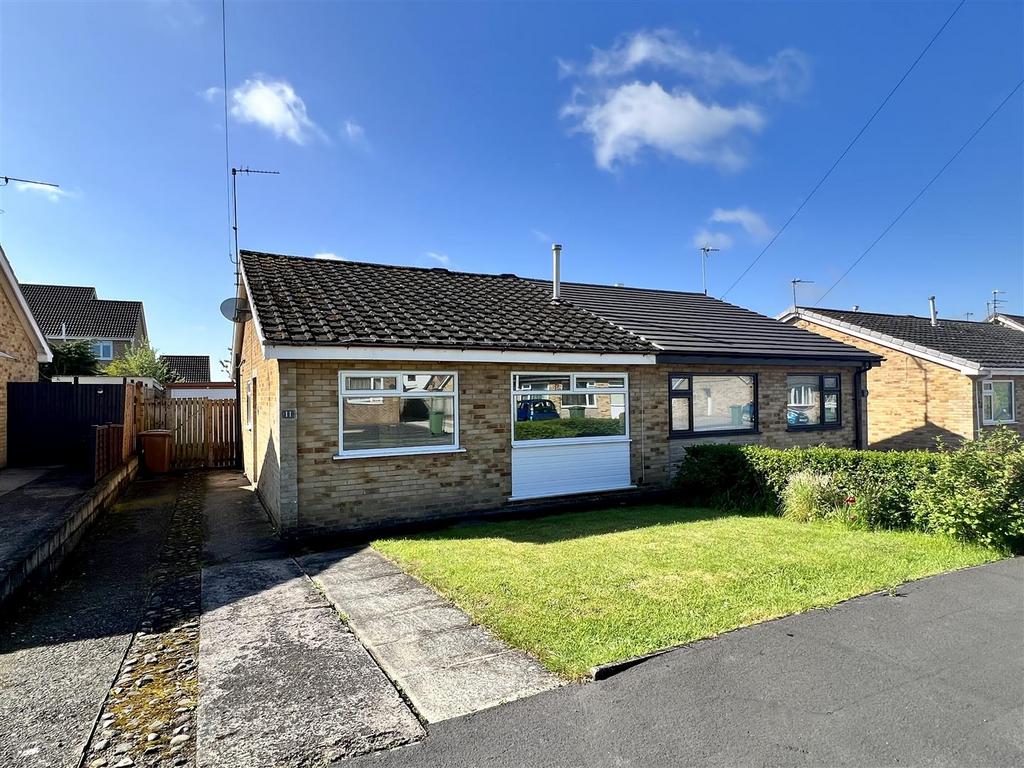 Skelton Crescent., Market Weighton 2 bed semidetached bungalow for