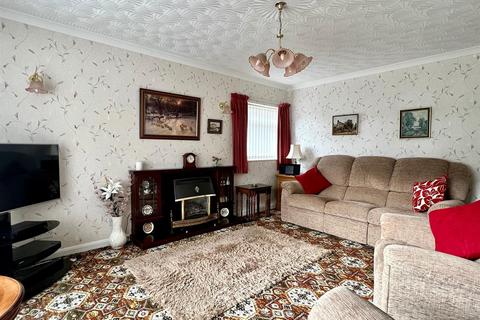 30 Abbots Garth, Seamer, Scarborough, YO12 4QN