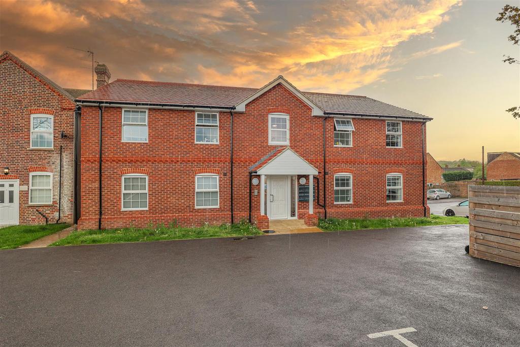 Marnham House, Long Chaulden, Hemel Hempstead 1 bed flat for sale £