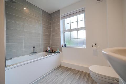 Flat 3, Marnham House Long Chaulden, Hemel Hempstead, HP1 2NU