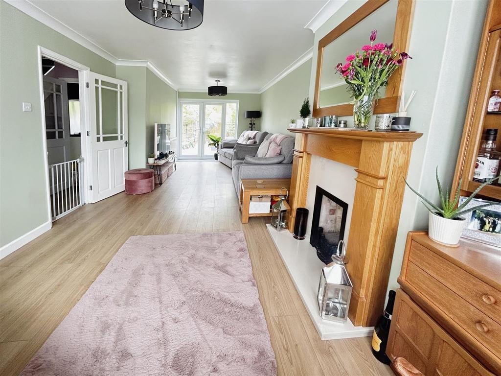 Highgate Road, Whitstable 3 bed semidetached house £385,000