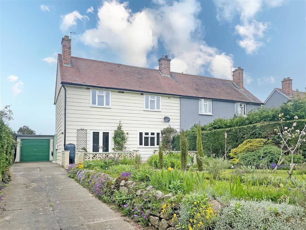 Church Road, Dorrington, Shrewsbury 3 bed semidetached house £900