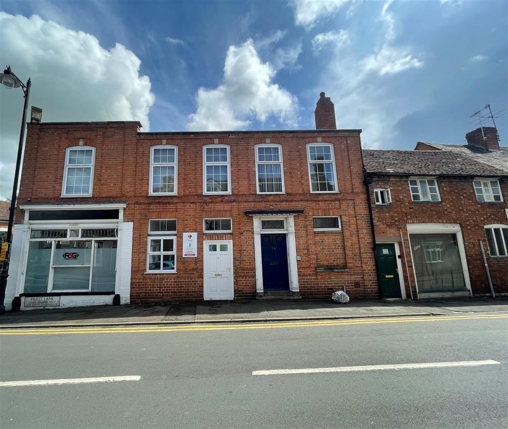 High Street, Pershore Retail property (high street) £500 pcm (£115 pw)