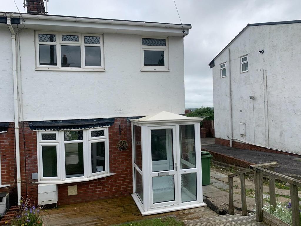 Meadow Rise, Brynna, Pontyclun, CF72 9TF 2 bed semidetached house £