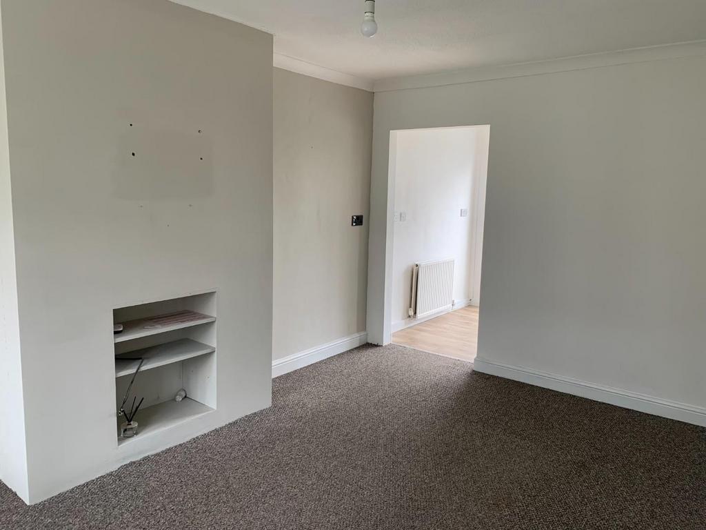 Meadow Rise, Brynna, Pontyclun, CF72 9TF 2 bed semidetached house £