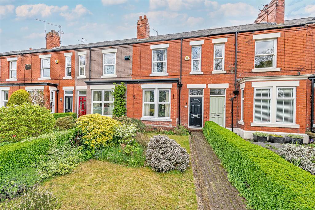 Fairfield Road, Stockton Heath... 3 bed terraced house £1,000 pcm (£