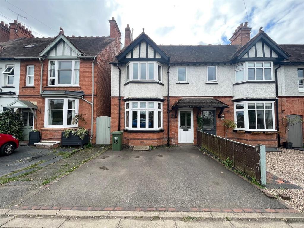 Evesham Road, StratfordUponAvon 4 bed house £1,595 pcm (£368 pw)