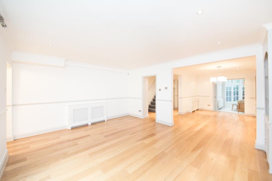 Clarendon Gardens, Little Venice W9 3 bed apartment £5,742 pcm (£