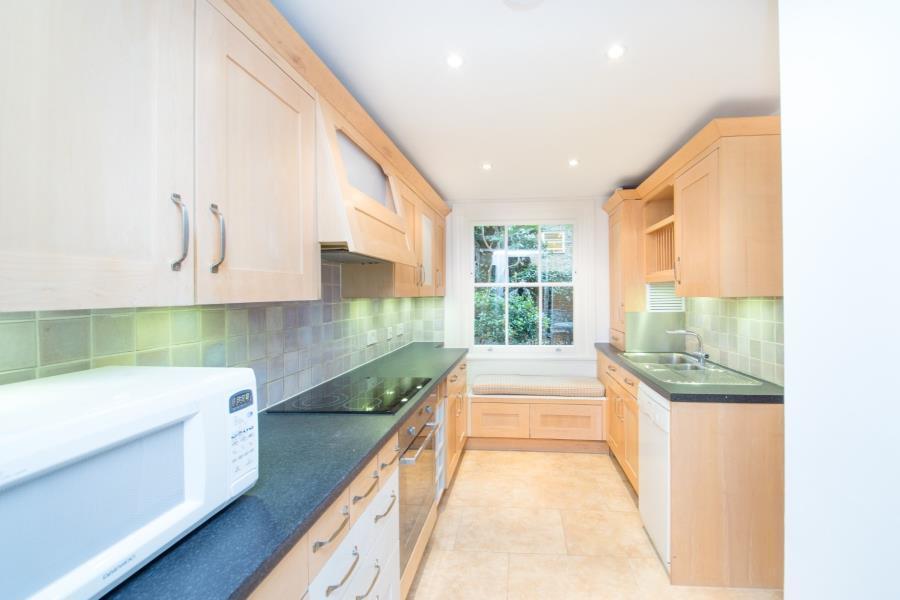 Clarendon Gardens, Little Venice W9 3 bed apartment £5,742 pcm (£