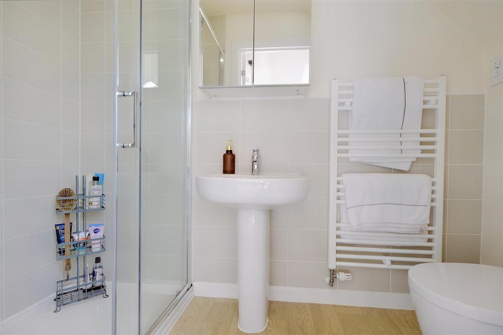 Ensuite 3.jpeg