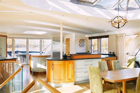 4 bedroom houseboat for sale, Prospect Quay, Wandsworth, SW18