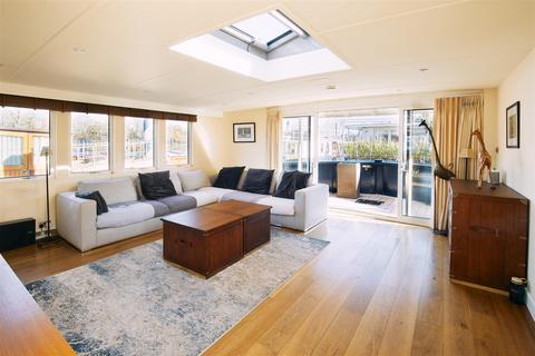 undefined, Prospect Quay, Wandsworth, SW18