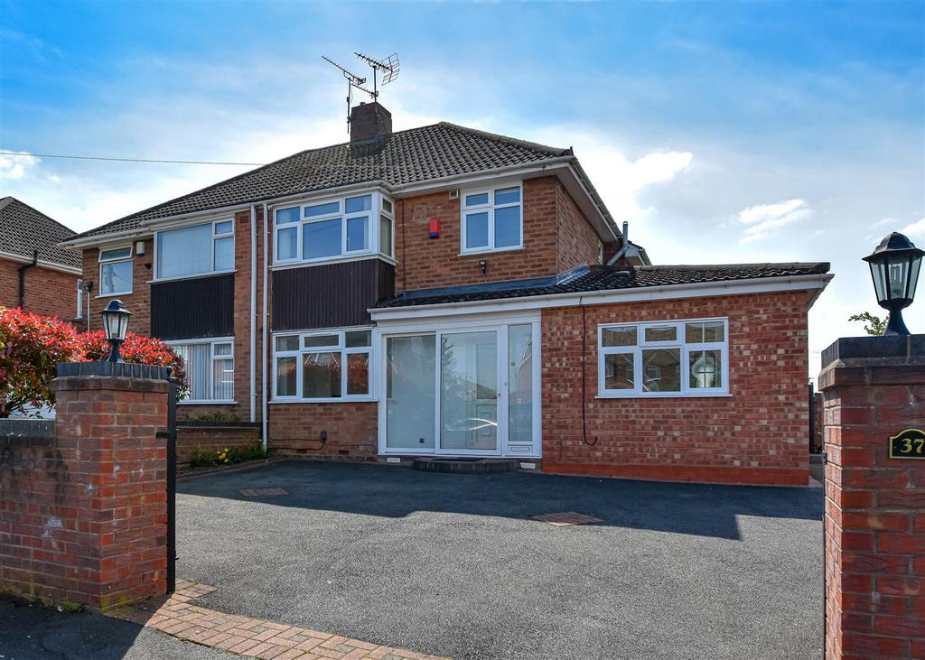 37 Ennerdale Road, Tettenhall, Wolverhampton 4 bed semidetached house