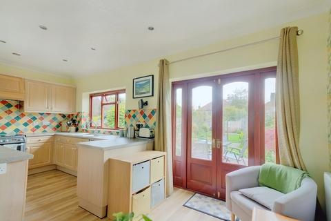 35 Hillside Grove, Chelmsford, CM2 9DA