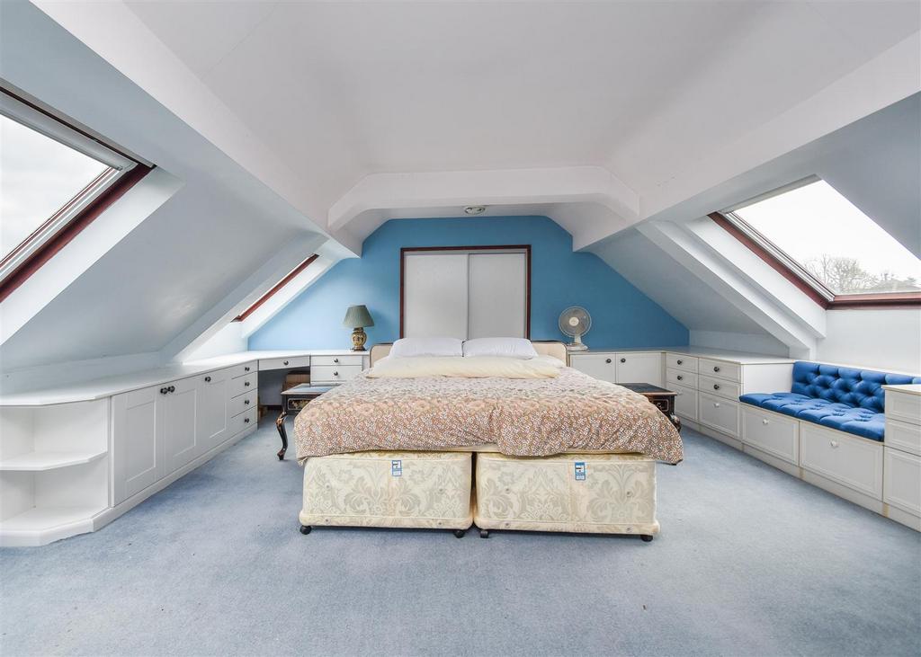 38 Foley Avenue - Principal Bedroom.jpg
