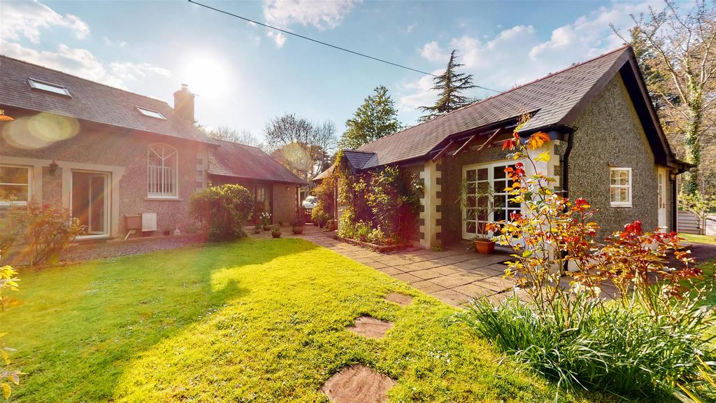 3-Cottages-04202023 210251.jpg