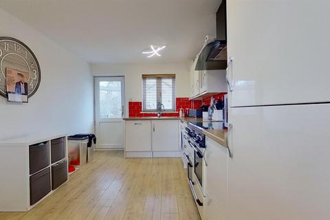 194 Arncliffe Drive, Heelands, Milton Keynes, MK13 7QF