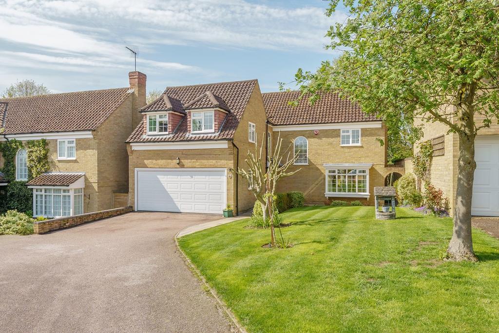 Woburn Close, Flitwick, MK45 5 bed detached house for sale £700,000
