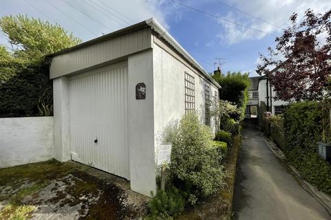 Roskear Fore Street, Grampound, Truro, TR2 4RR
