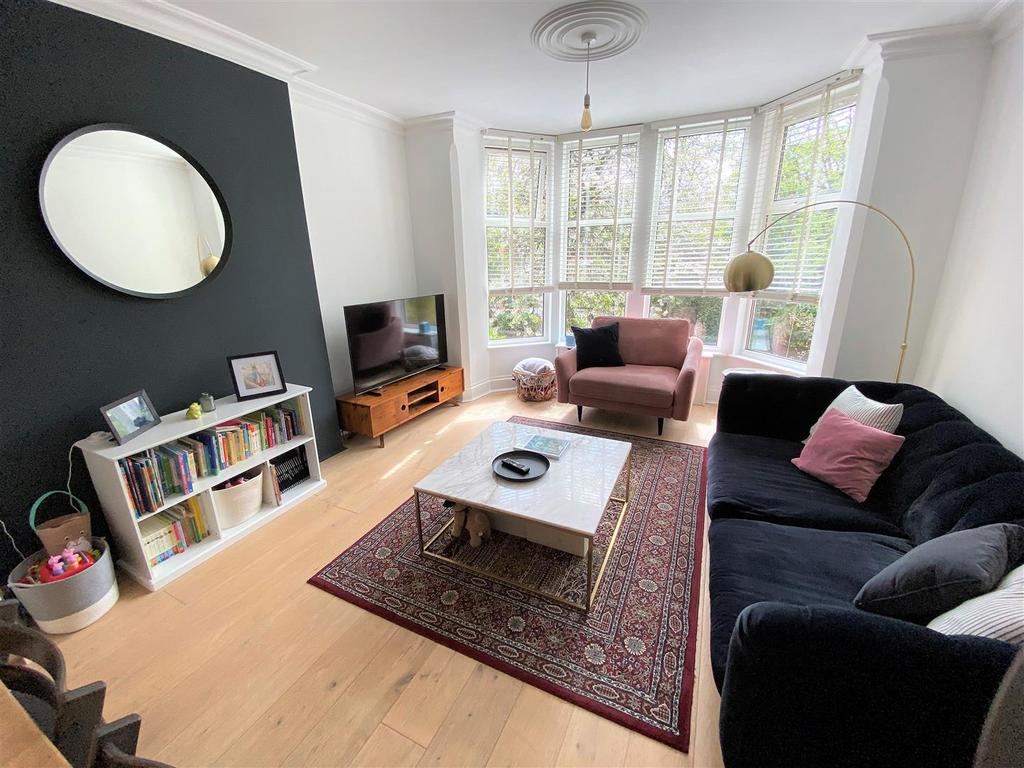 Barlow Moor Road, West Didsbury 2 bed flat for sale £295,000