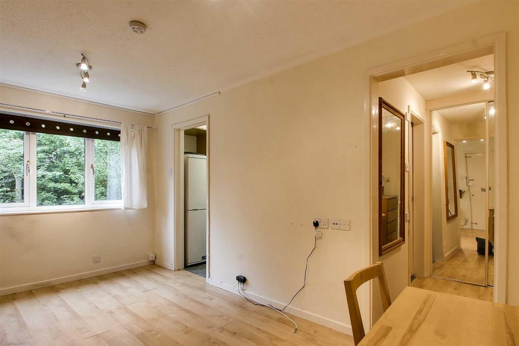 Living/bedroom area