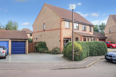 4 Bernstein Close, Browns Wood, Milton Keynes, MK7 8EH
