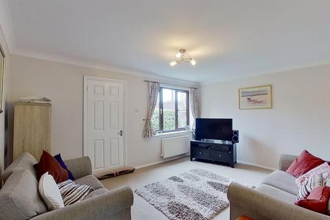 4 Bernstein Close, Browns Wood, Milton Keynes, MK7 8EH