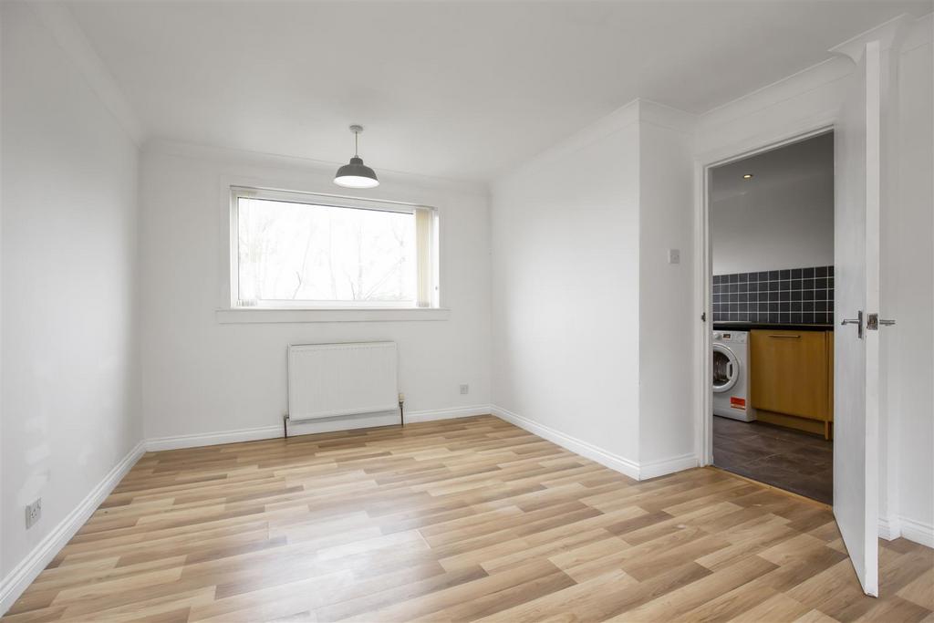 44 Islay Road, Dunfermline, KY11 4DU 2 bed end of terrace house £130,000