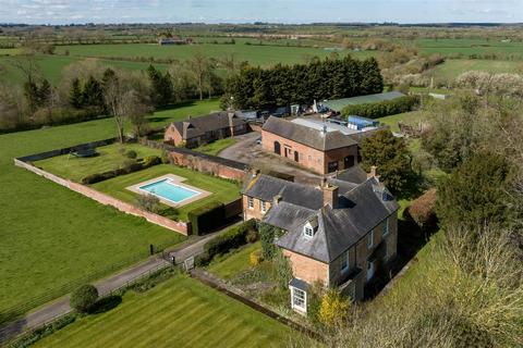 6 bedroom detached house for sale, Banbury Road, Ladbroke, Southam