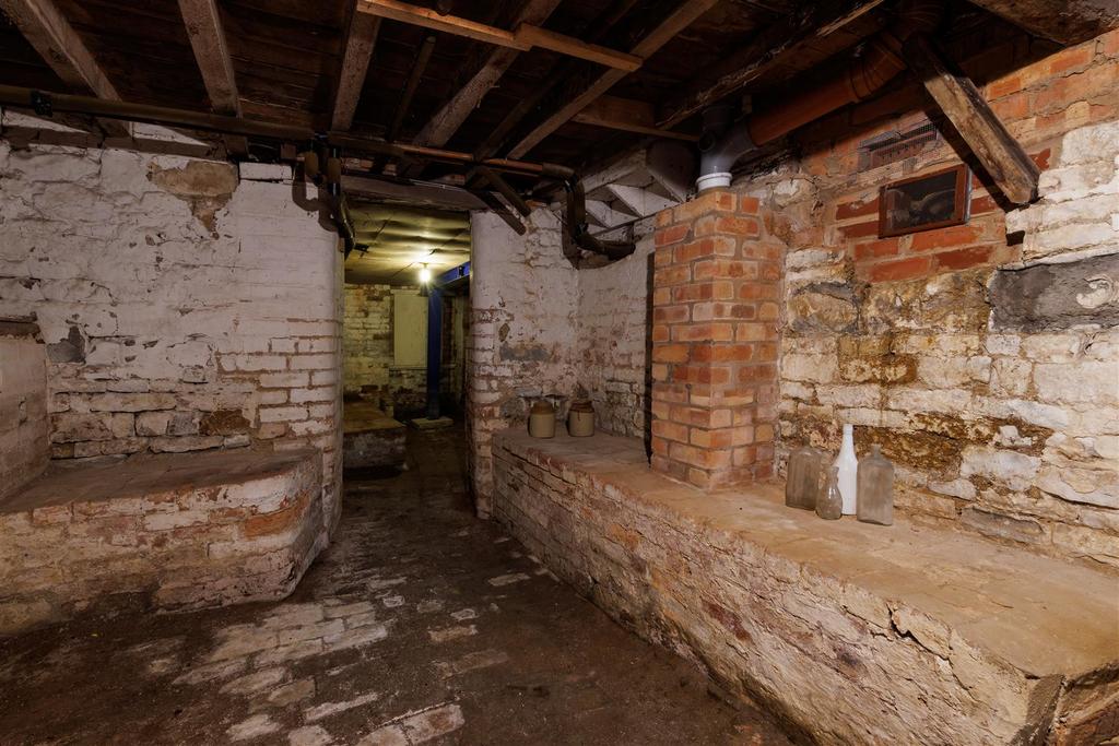 Ladbroke-116 A.jpg