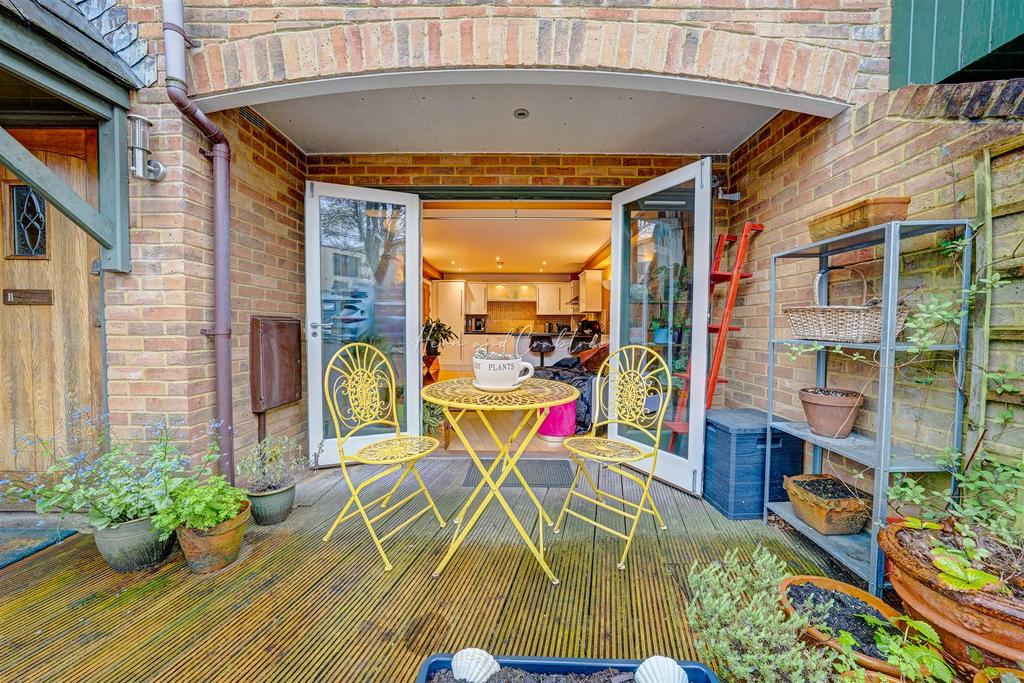 Vicarage Mews, Hern Crabtree (25).jpg