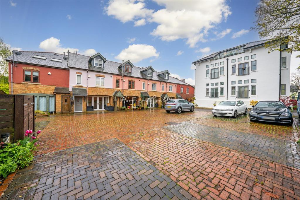 Vicarage Mews, Hern Crabtree (12).jpg