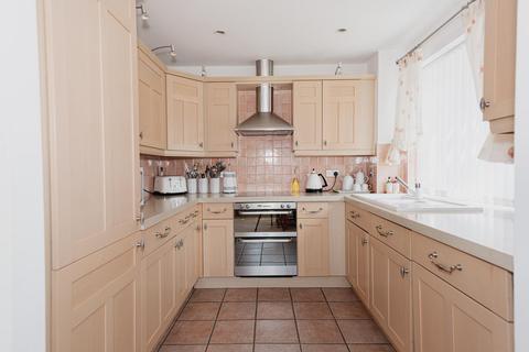 2 bedroom flat for sale, Alexandra Mansions, Alexandra Road, Epsom