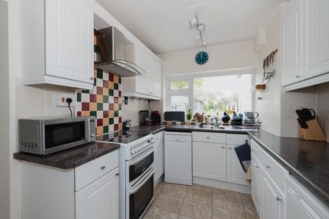37 Hamilton Close, Epsom, KT19 8RG