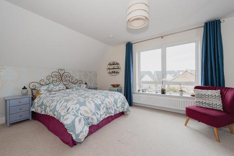 1 Dove Tree Close, Epsom, KT19 8GL