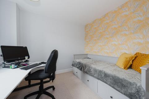 1 Dove Tree Close, Epsom, KT19 8GL