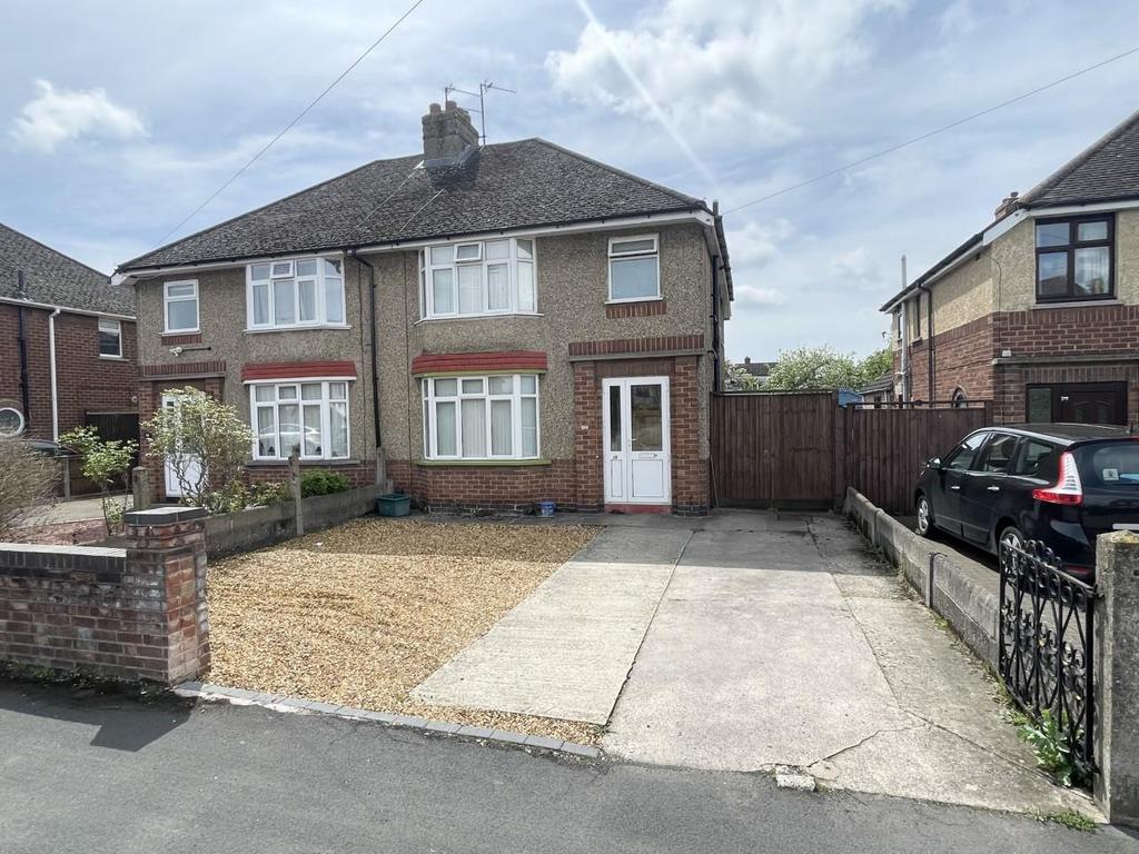 Nine Elms Road, Longlevens, Gloucester 3 bed semidetached house £310,000