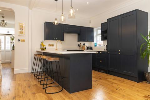 28 Chapel Road, Manchester, M22 4JW