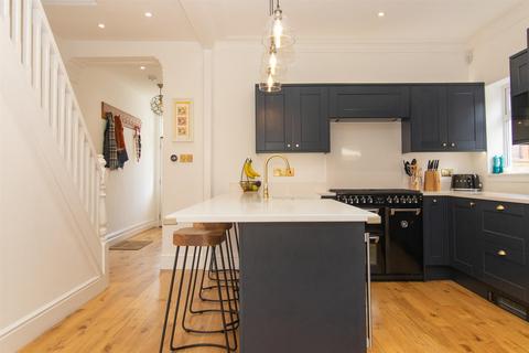 28 Chapel Road, Manchester, M22 4JW