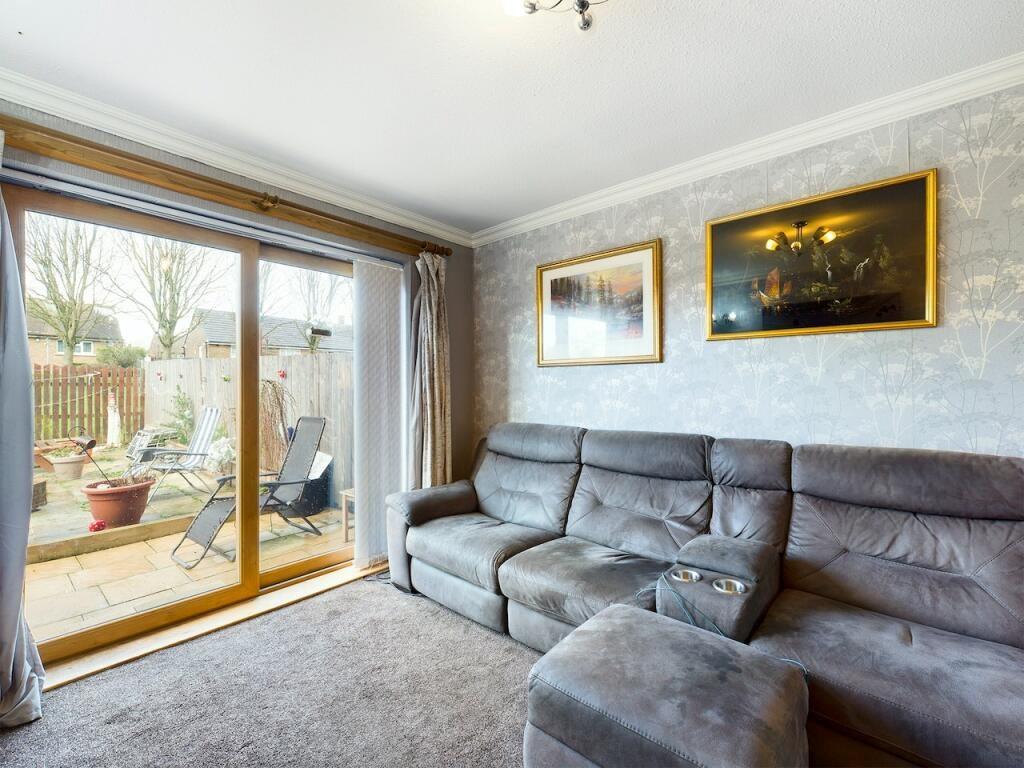 Reevy Avenue, Bradford, BD6 3 bed semidetached house £169,000