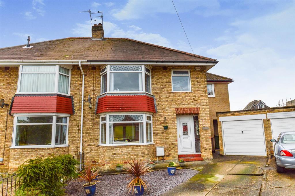 Fairfield Avenue, Kirk Ella, Hull 5 bed semidetached house for sale £369,950