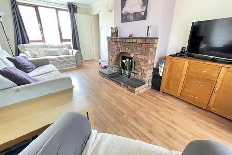 16 Avondale, Cotgrave, Nottingham, NG12 3LR